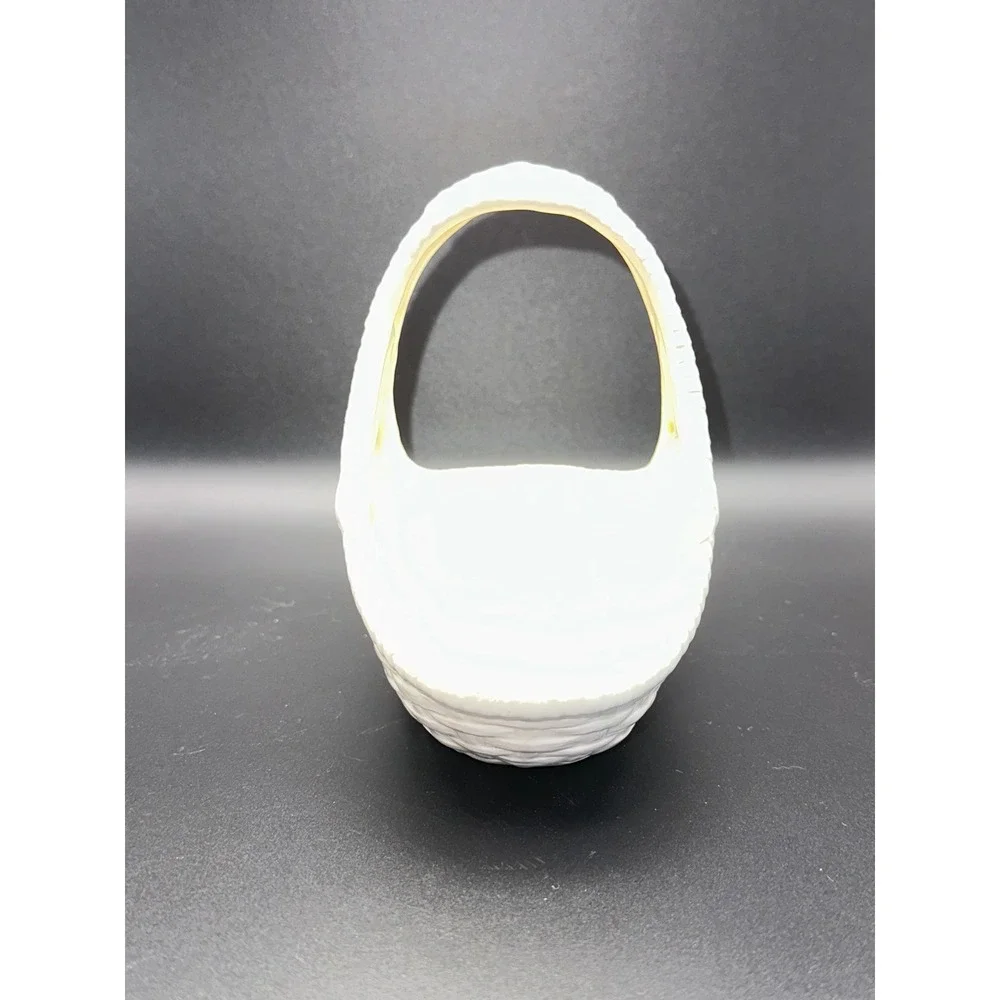 Vintage Handcrafted White Ceramic Woven Basket Bowl Jennifer Jeffrey Jordan 2001